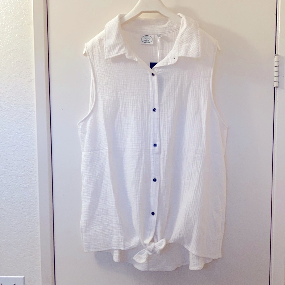 PRICE ⬇️!!! Laura Ashley Sleeveless Tie Front Blouse